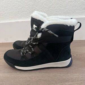Women's Sorel Whitney Flurry Black Boots - Size 7.5